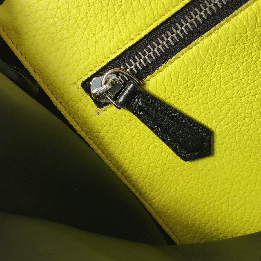 フェンディ ハンドバッグ