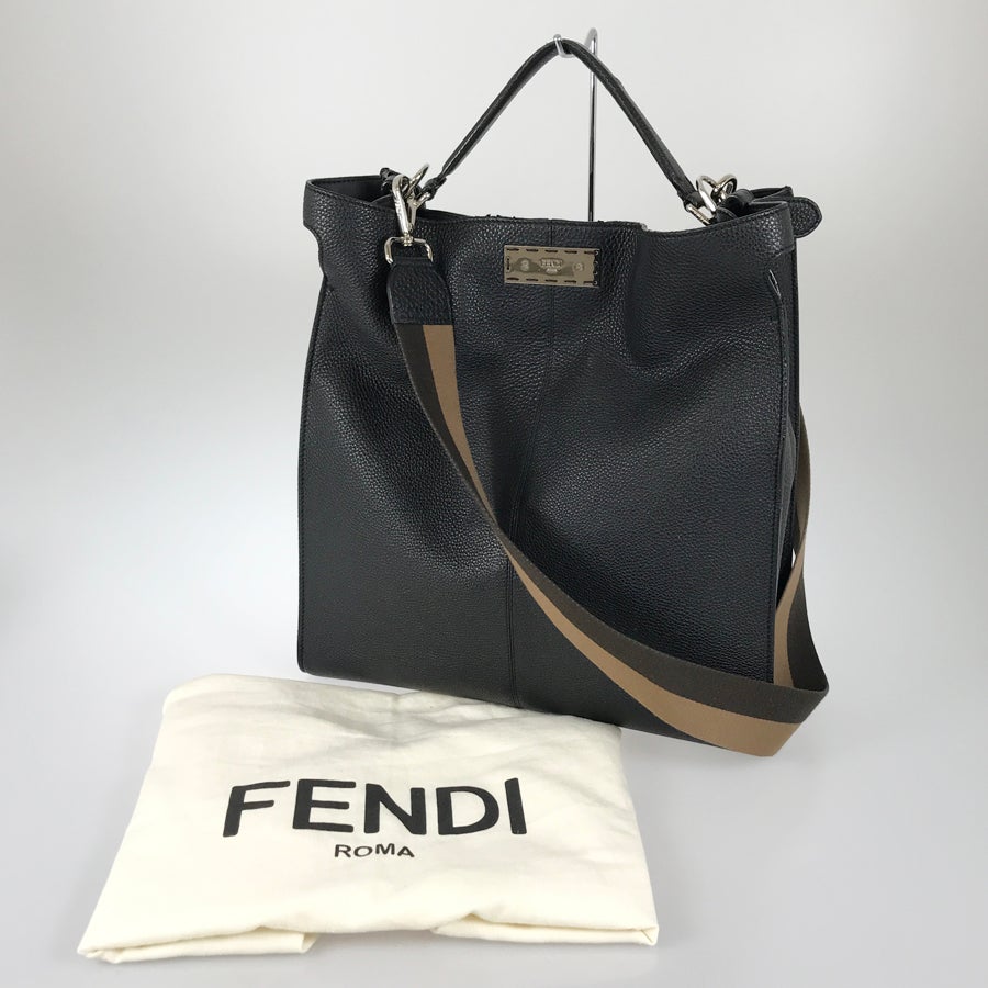 フェンディ ハンドバッグ