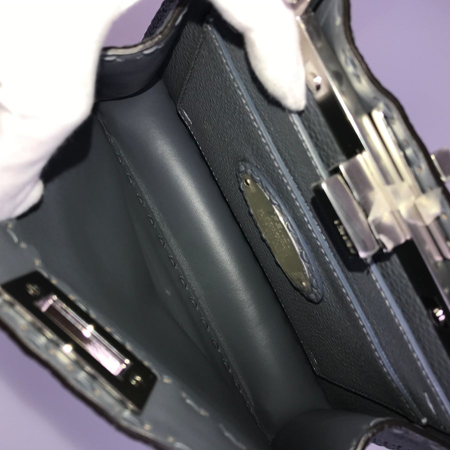 フェンディ ハンドバッグ