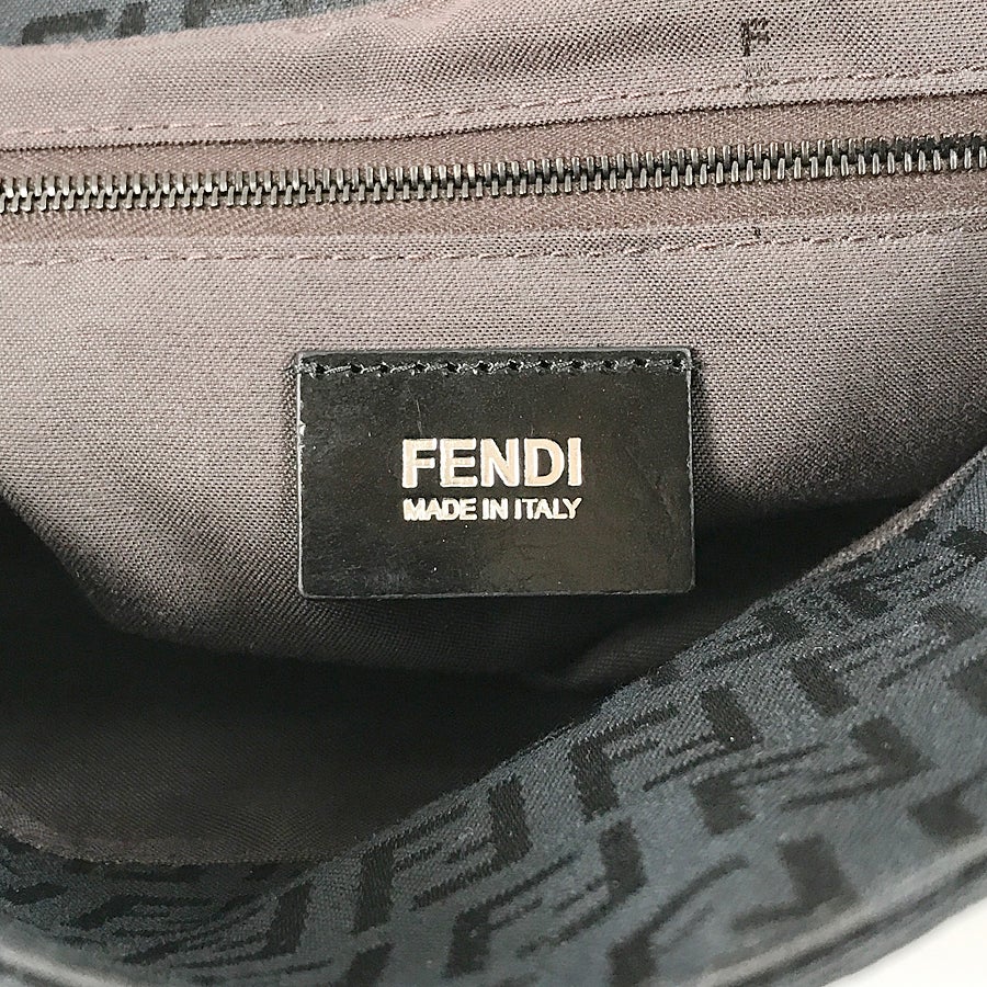 フェンディ ショルダーバッグ