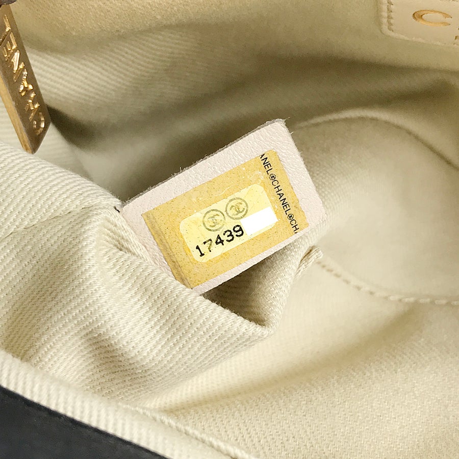 シャネル ショルダーバッグ