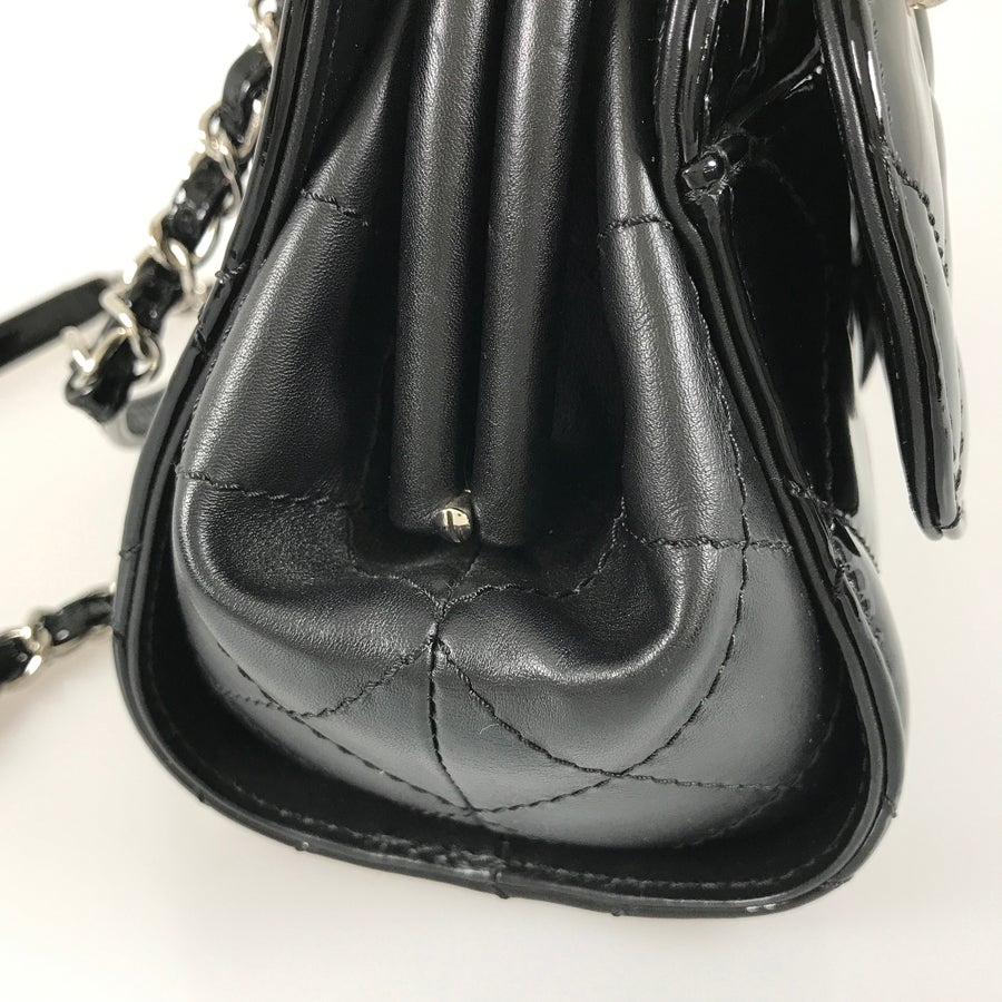 シャネル ショルダーバッグ