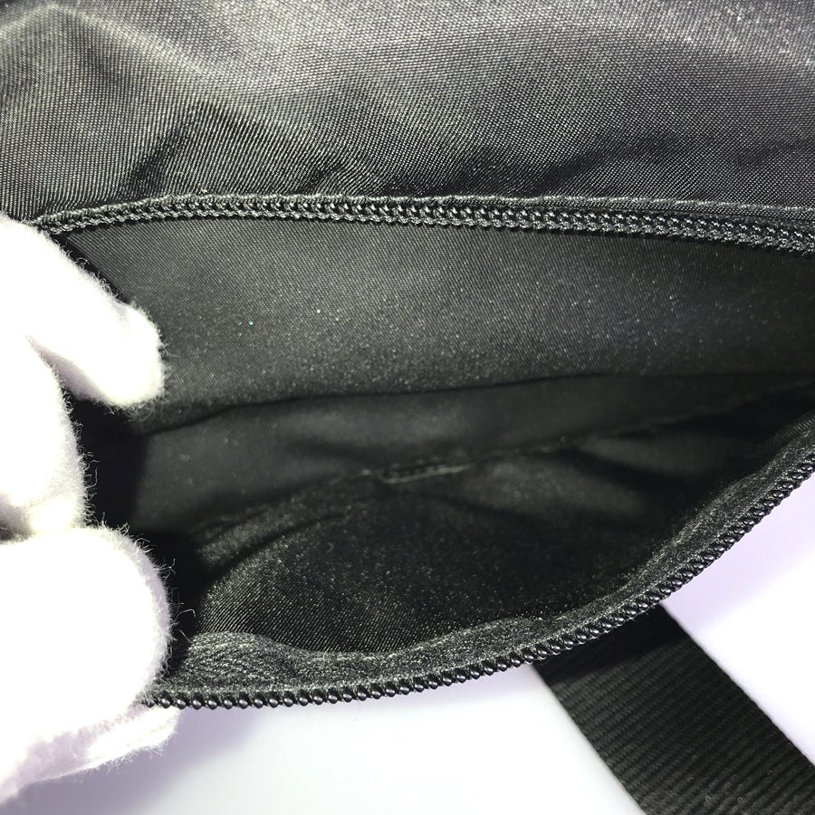 プラダ ショルダーバッグ