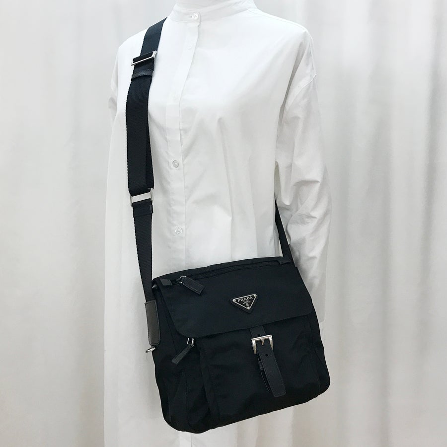プラダ ショルダーバッグ