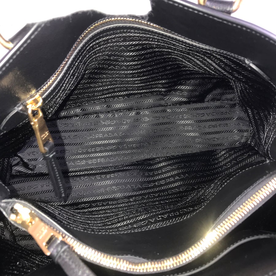 プラダ トートバッグ