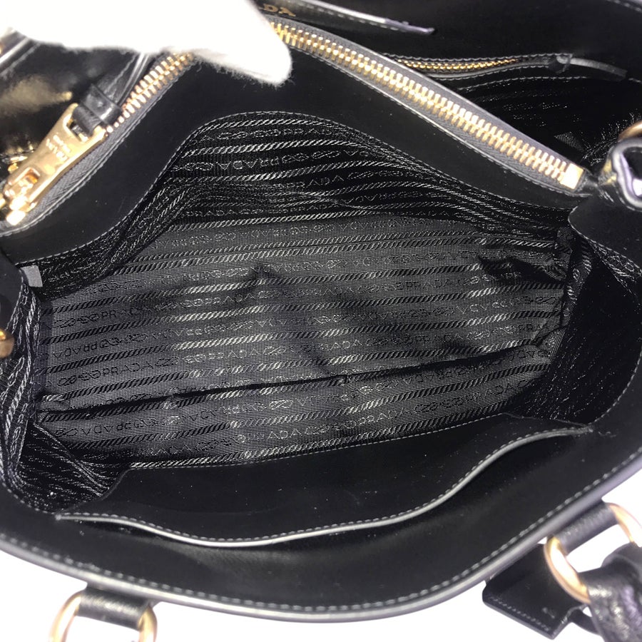 プラダ トートバッグ