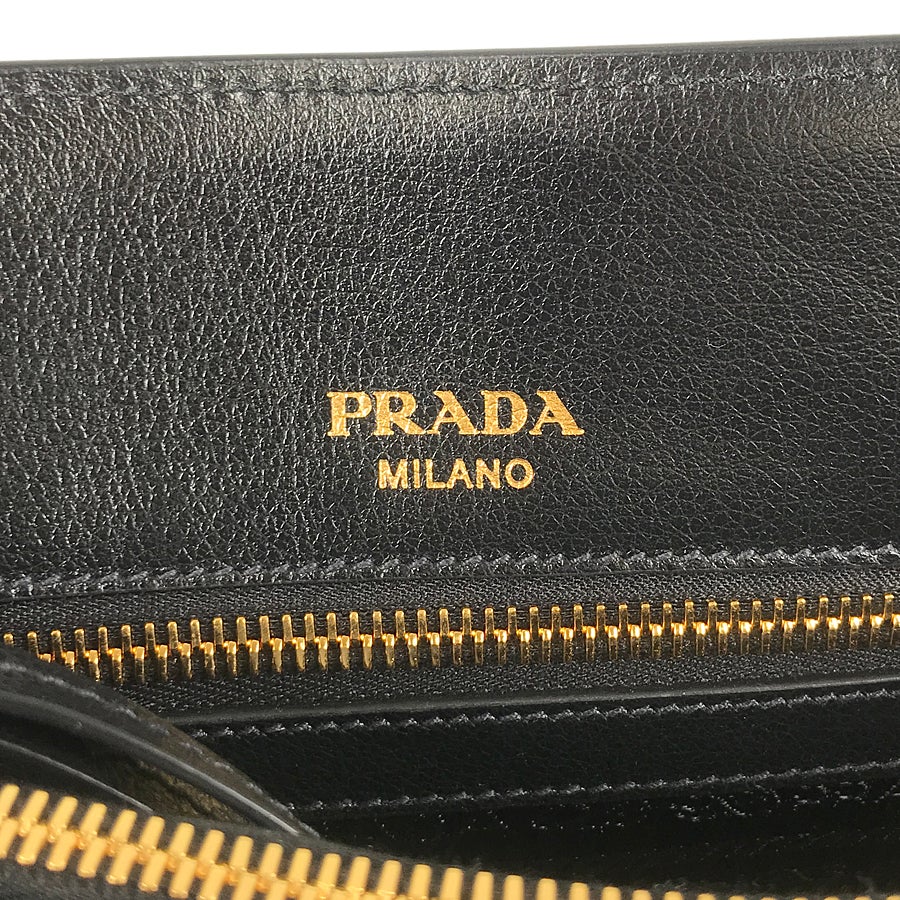 プラダ トートバッグ