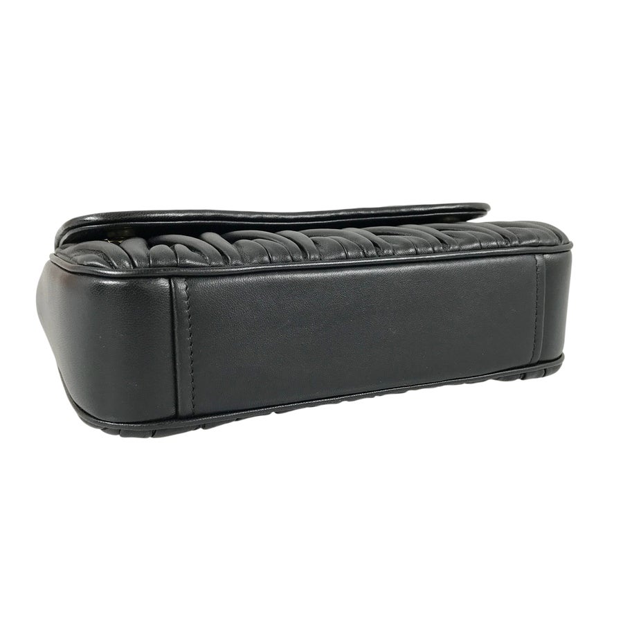 ミュウミュウ ショルダーバッグ