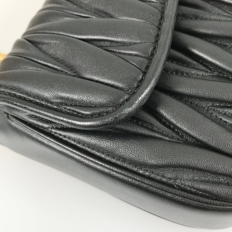 ミュウミュウ ショルダーバッグ