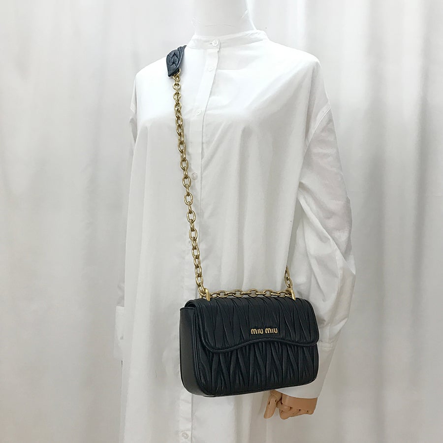 ミュウミュウ ショルダーバッグ