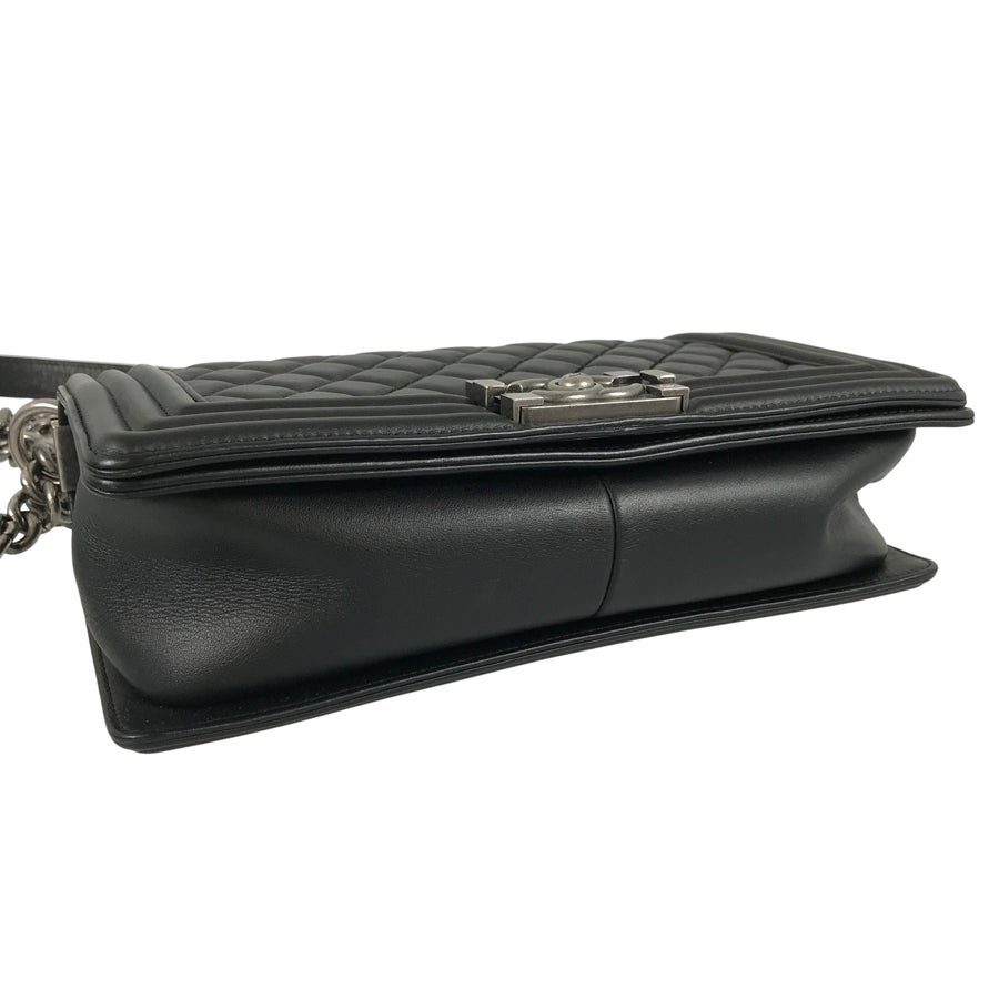 シャネル ショルダーバッグ