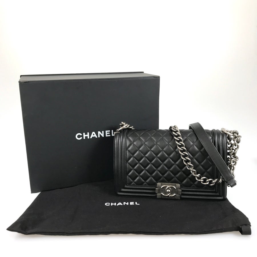 シャネル ショルダーバッグ