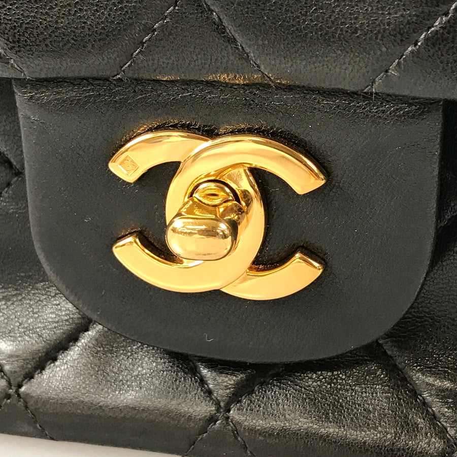 シャネル ショルダーバッグ