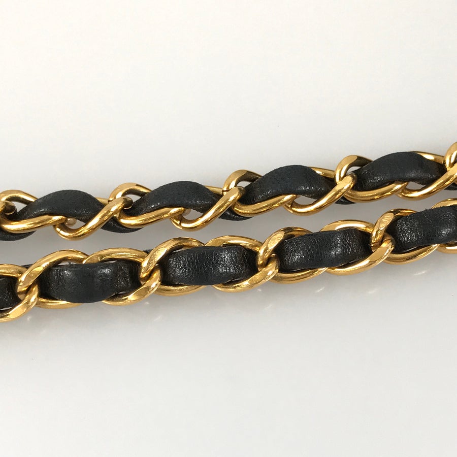 シャネル ショルダーバッグ