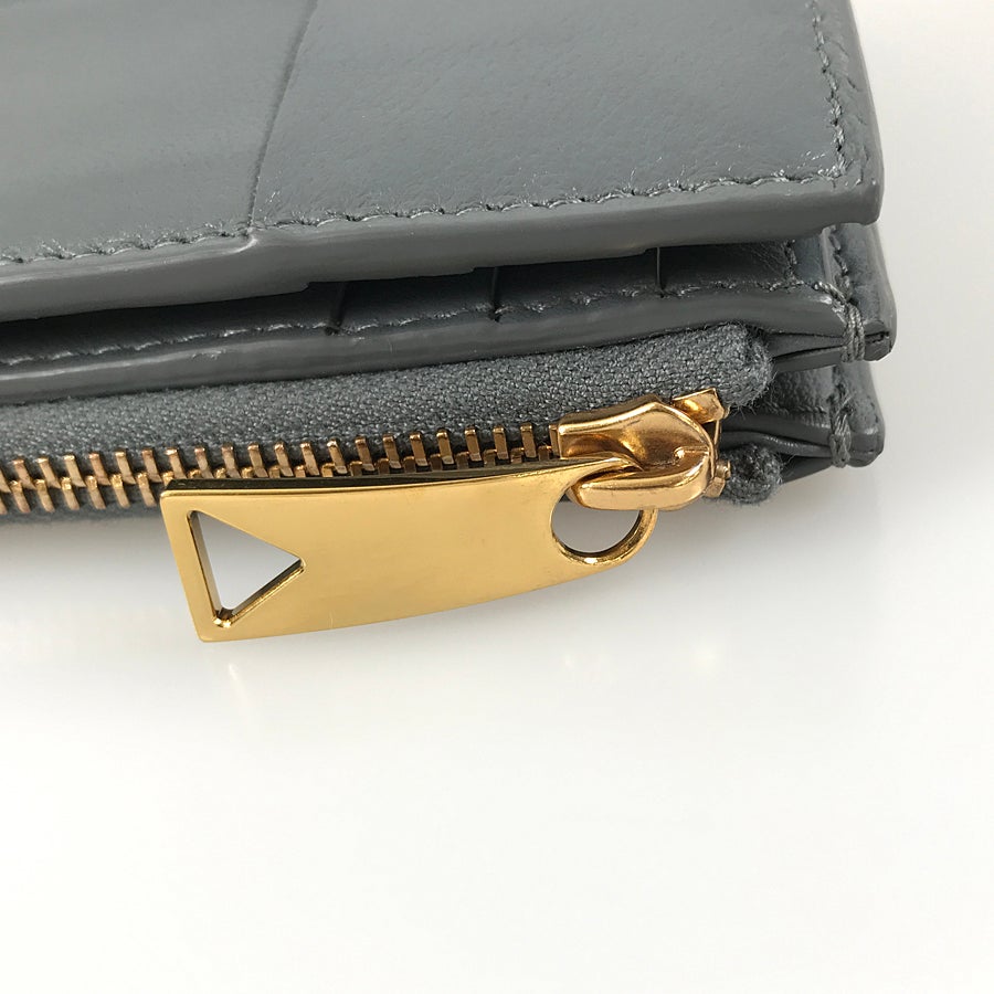 ボッテガヴェネタ 二つ折り財布