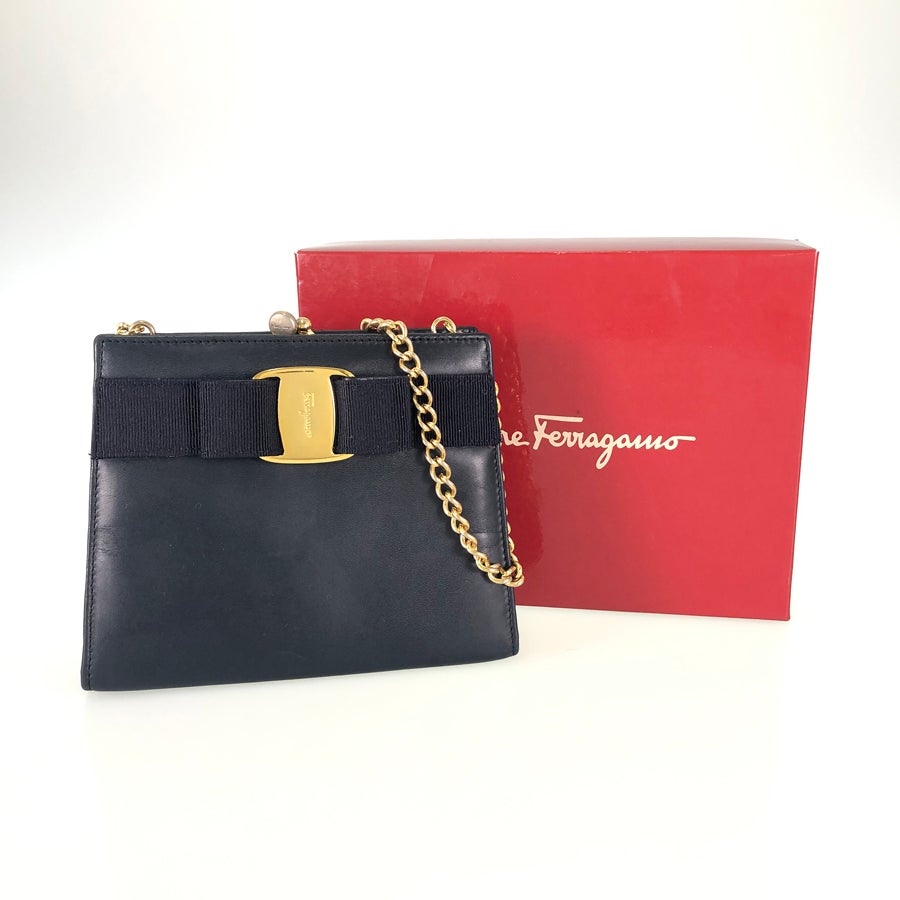 サルヴァトーレフェラガモ ショルダーバッグ