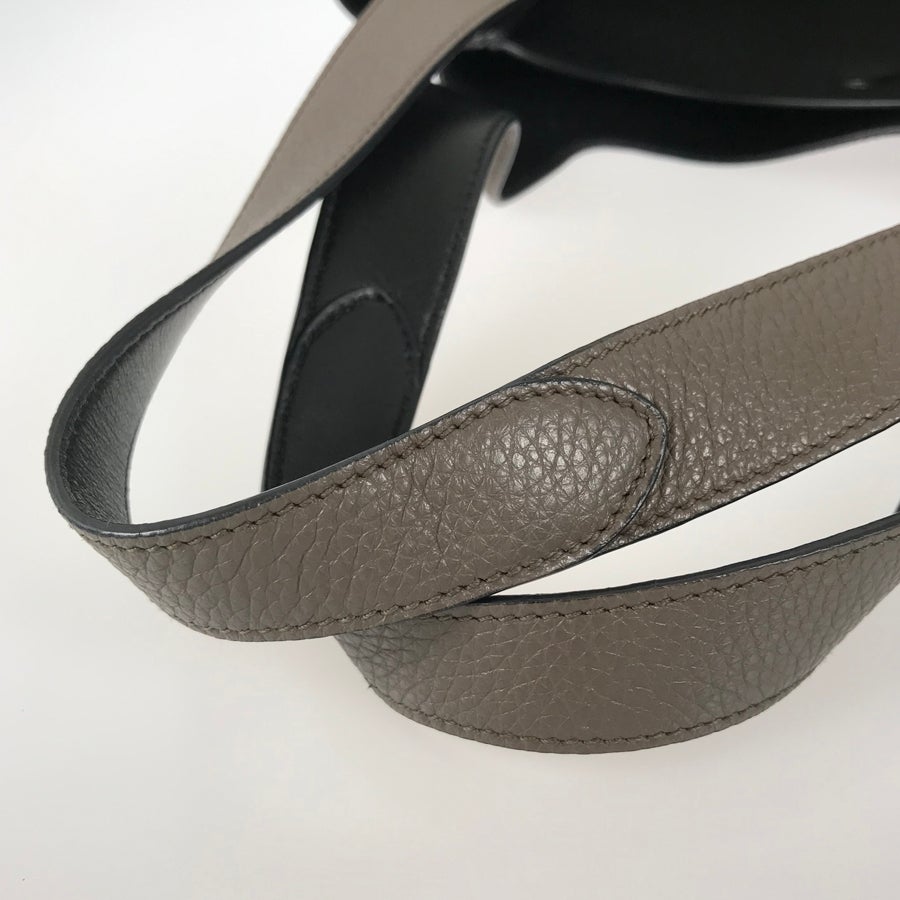 プラダ トートバッグ