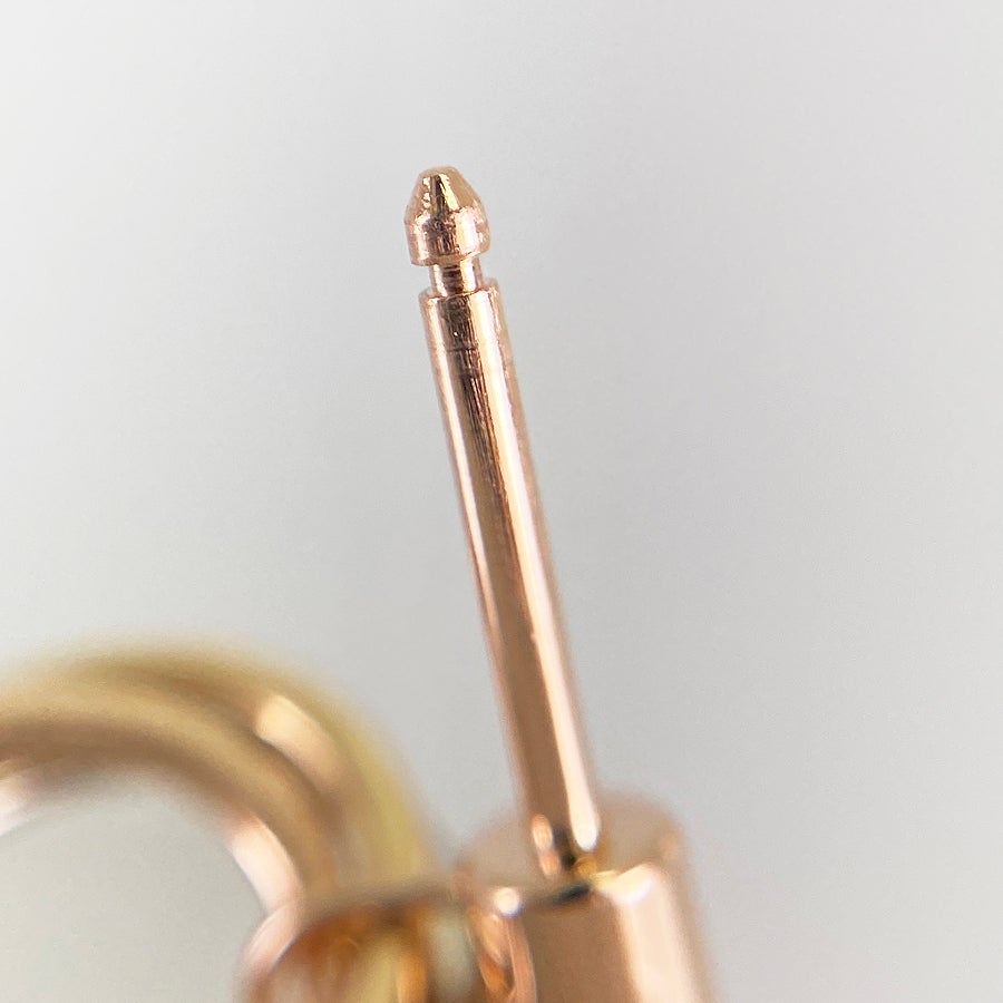 カルティエ ピアス