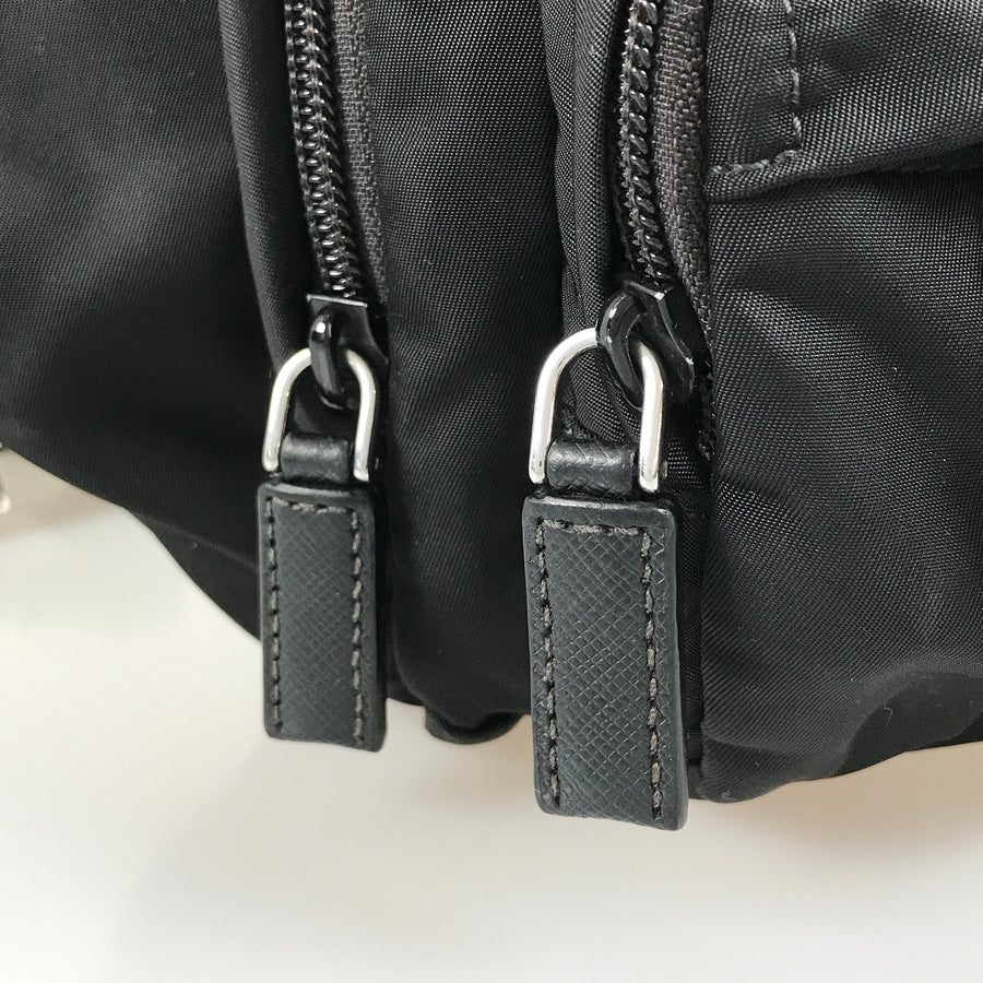 プラダ ボディバッグ