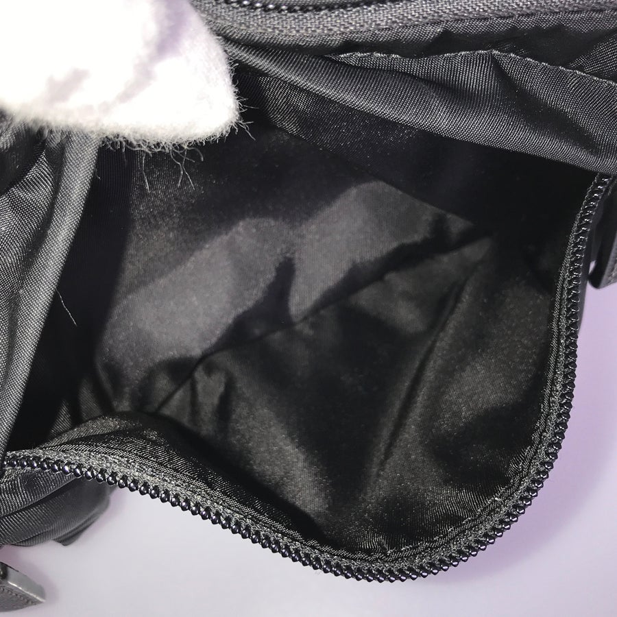 プラダ ボディバッグ