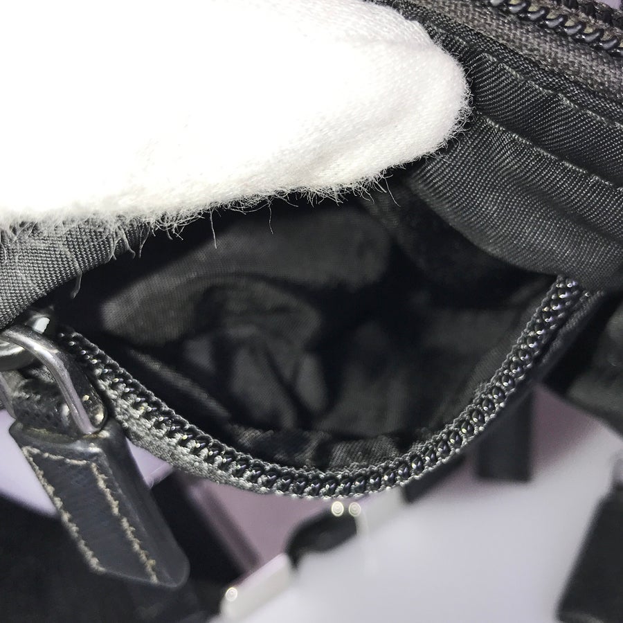 プラダ ボディバッグ