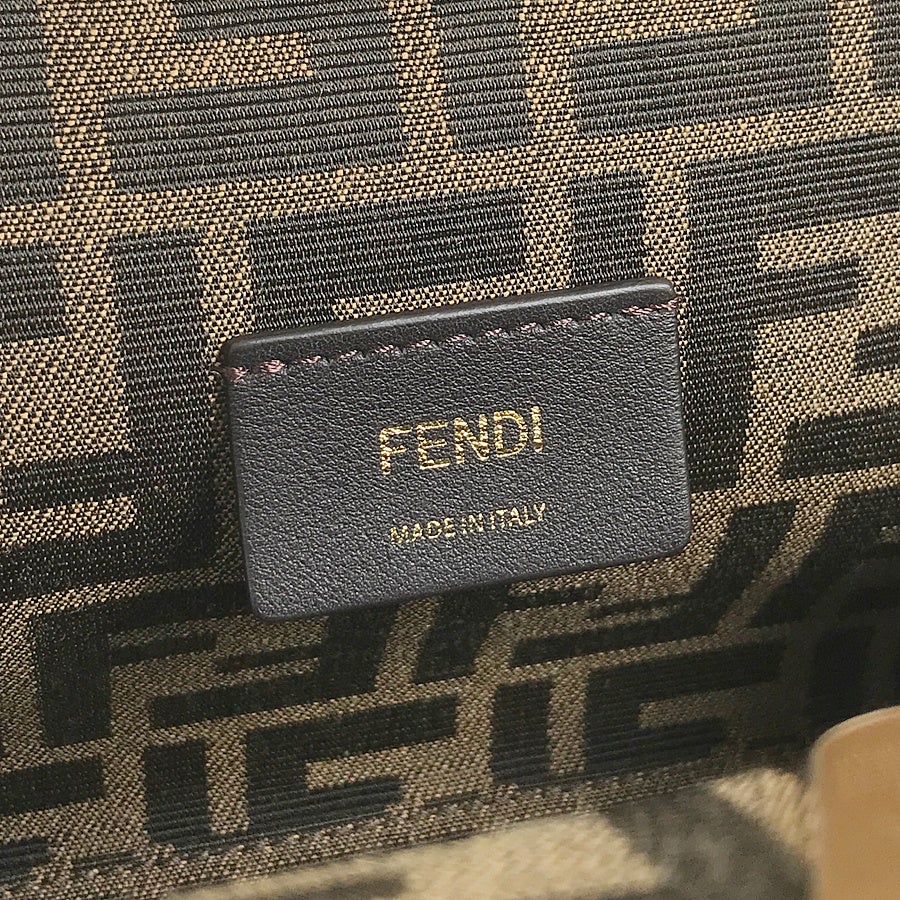 フェンディ ショルダーバッグ