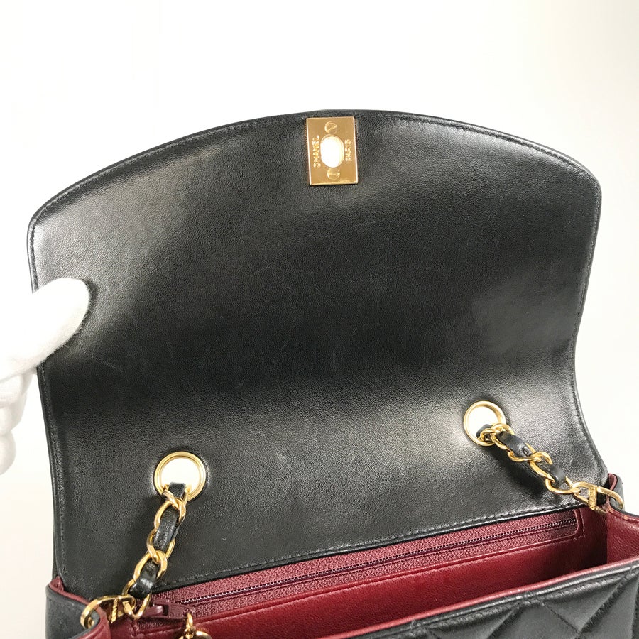 シャネル ショルダーバッグ