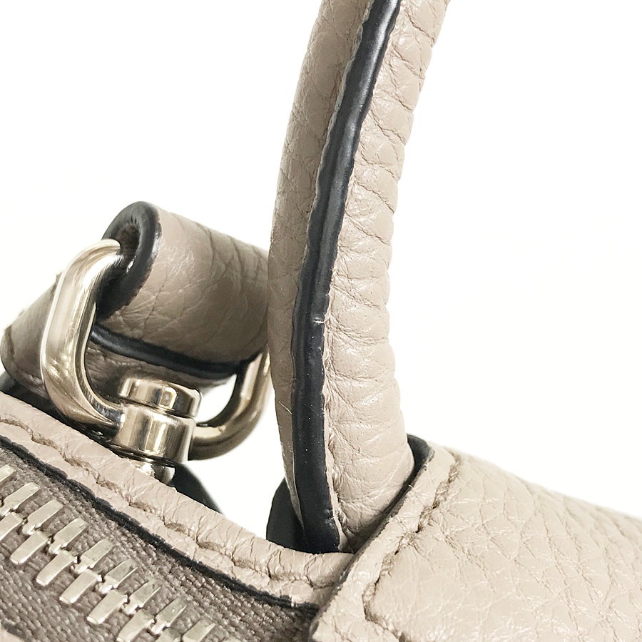 プラダ ハンドバッグ