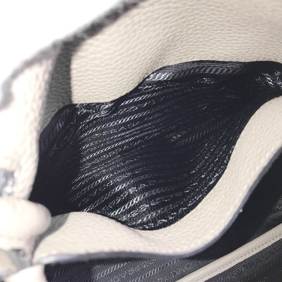 プラダ ハンドバッグ