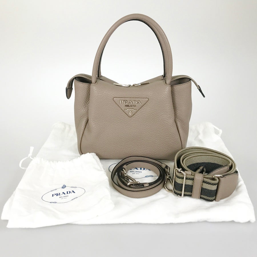 プラダ ハンドバッグ