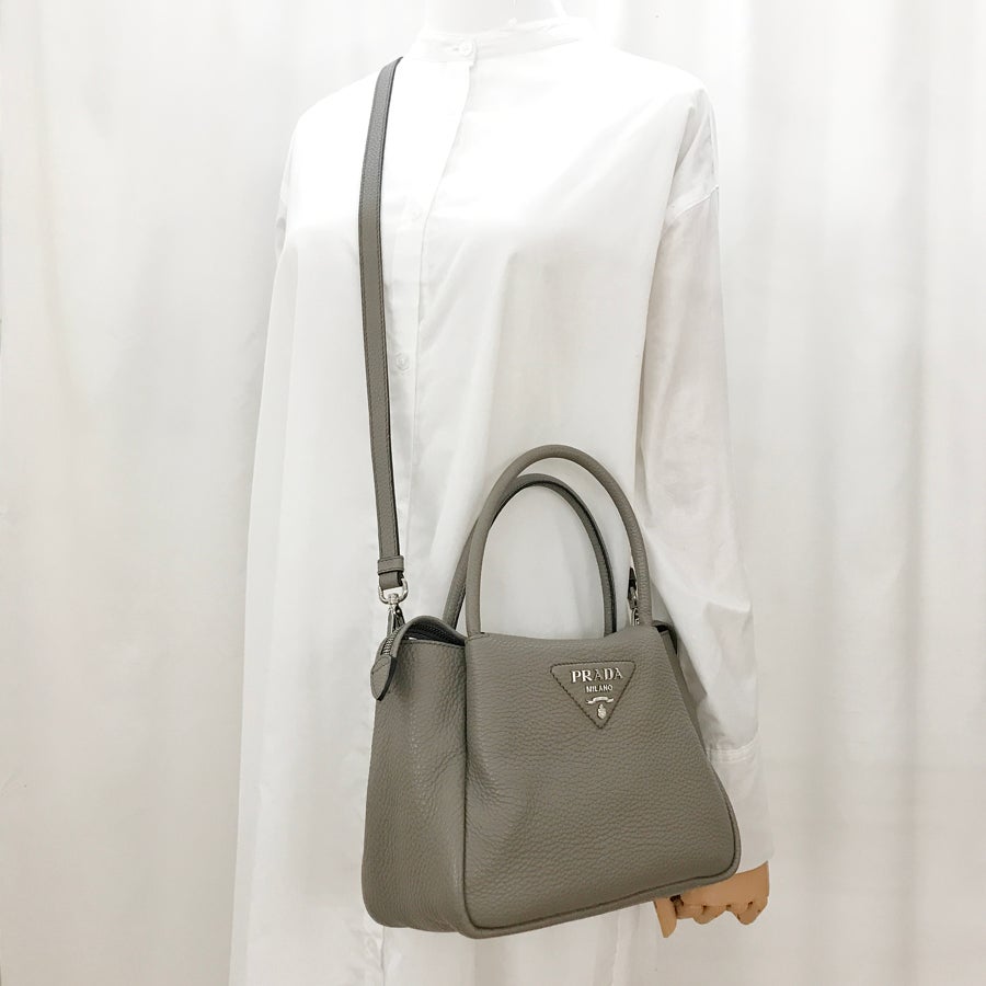 プラダ ハンドバッグ