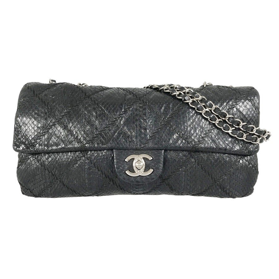 シャネル ショルダーバッグ