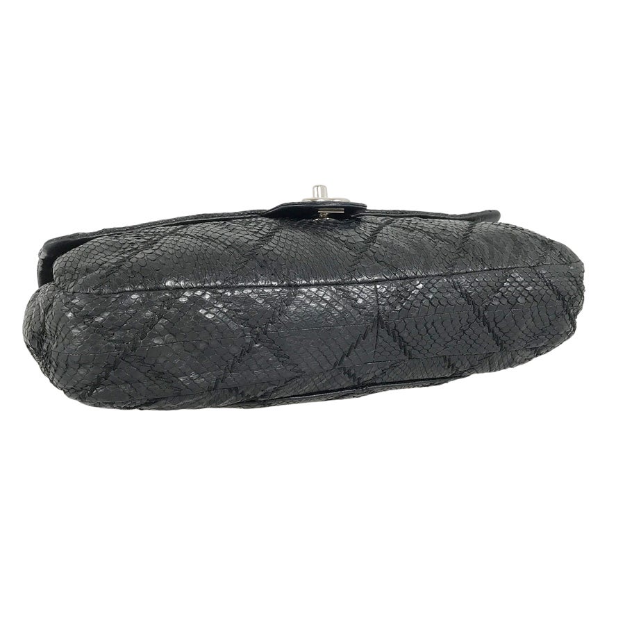 シャネル ショルダーバッグ