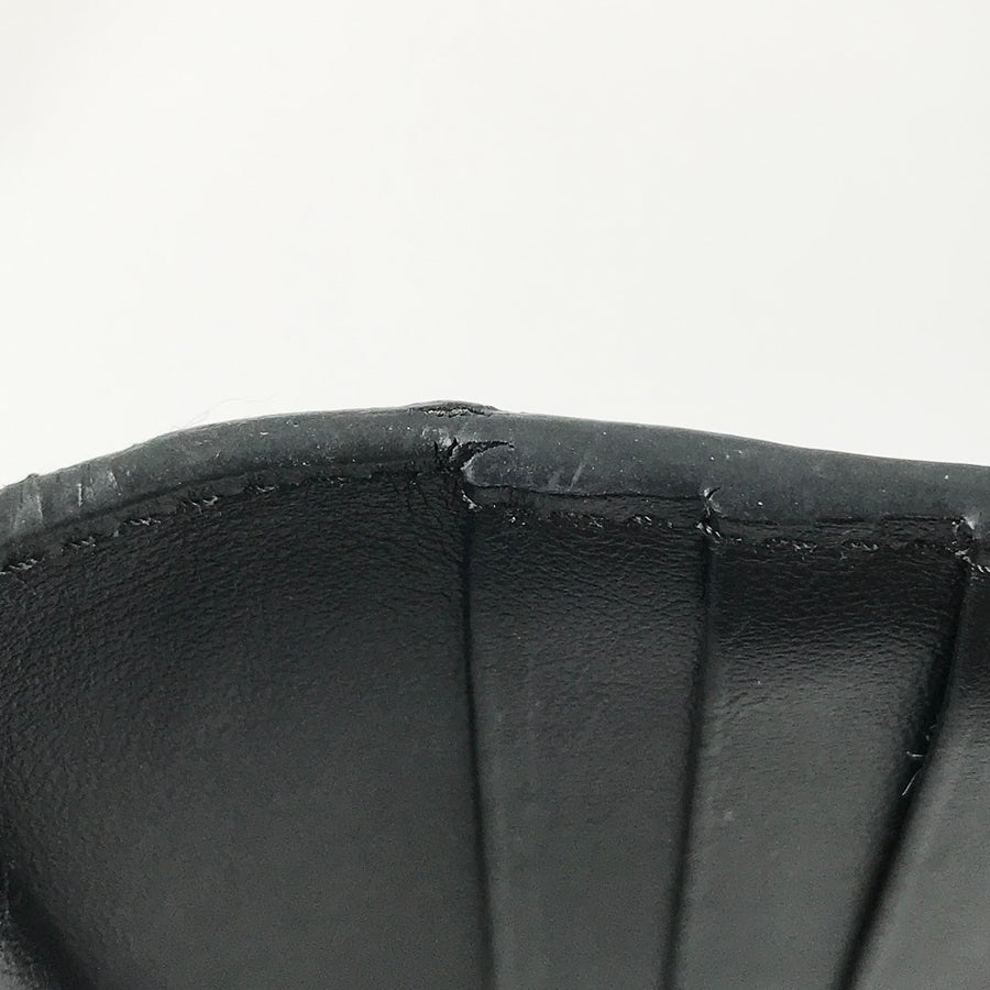 プラダ 二つ折り財布