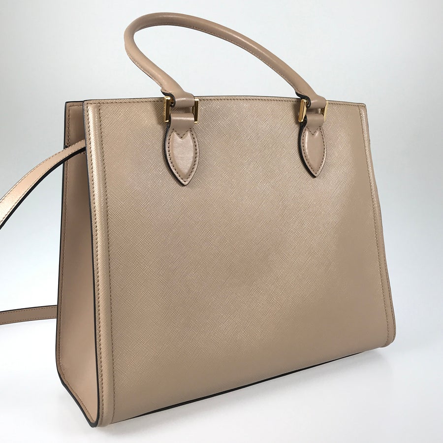 プラダ ハンドバッグ