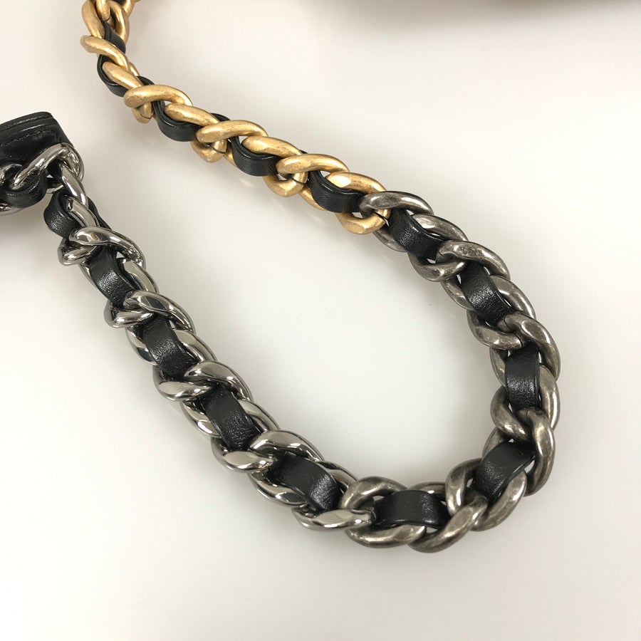 シャネル ショルダーバッグ