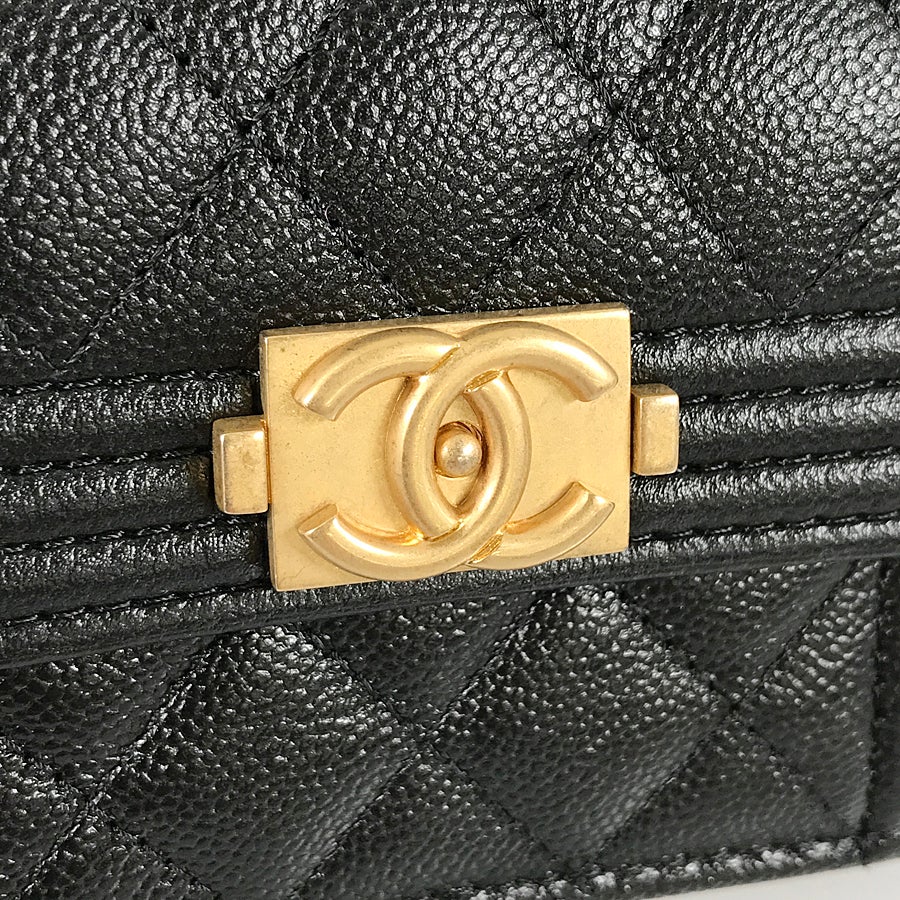 シャネル 三つ折り財布