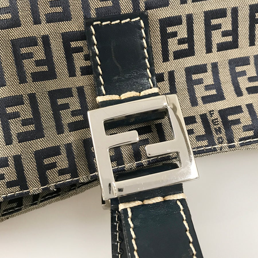 フェンディ ハンドバッグ