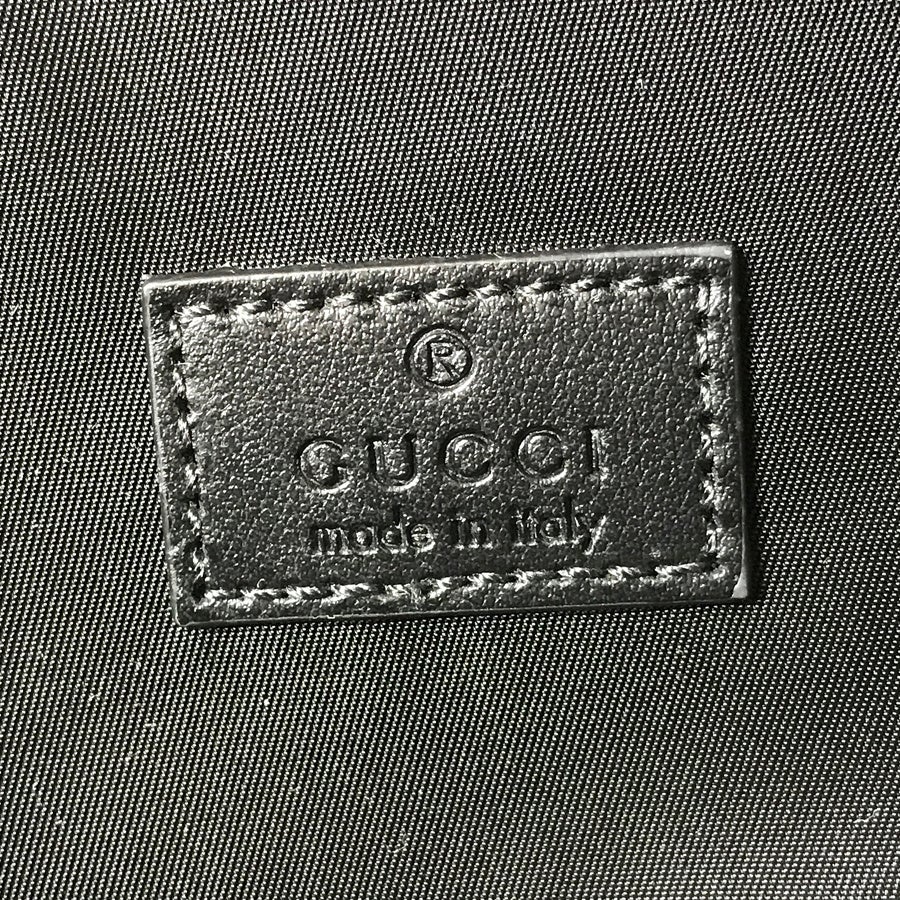 グッチ ボディバッグ