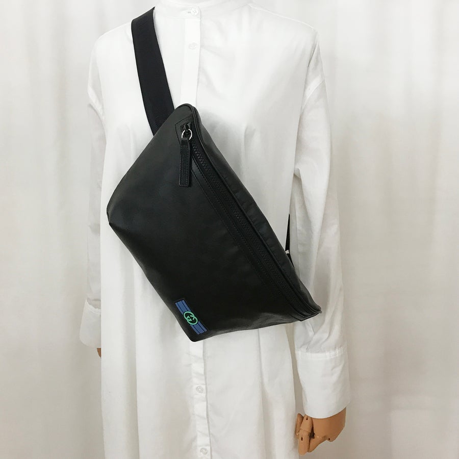 グッチ ボディバッグ