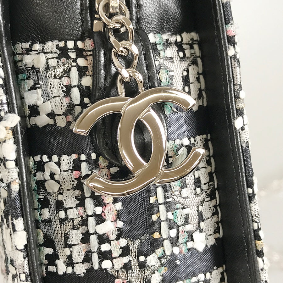 シャネル ショルダーバッグ
