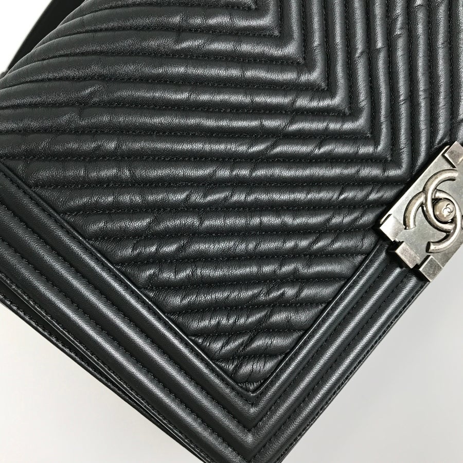 シャネル ショルダーバッグ