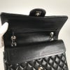 シャネル ショルダーバッグ