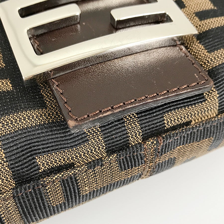 フェンディ ショルダーバッグ