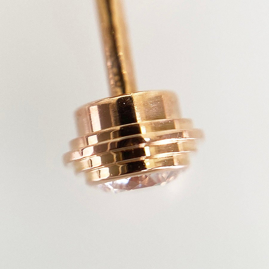 カルティエ ピアス