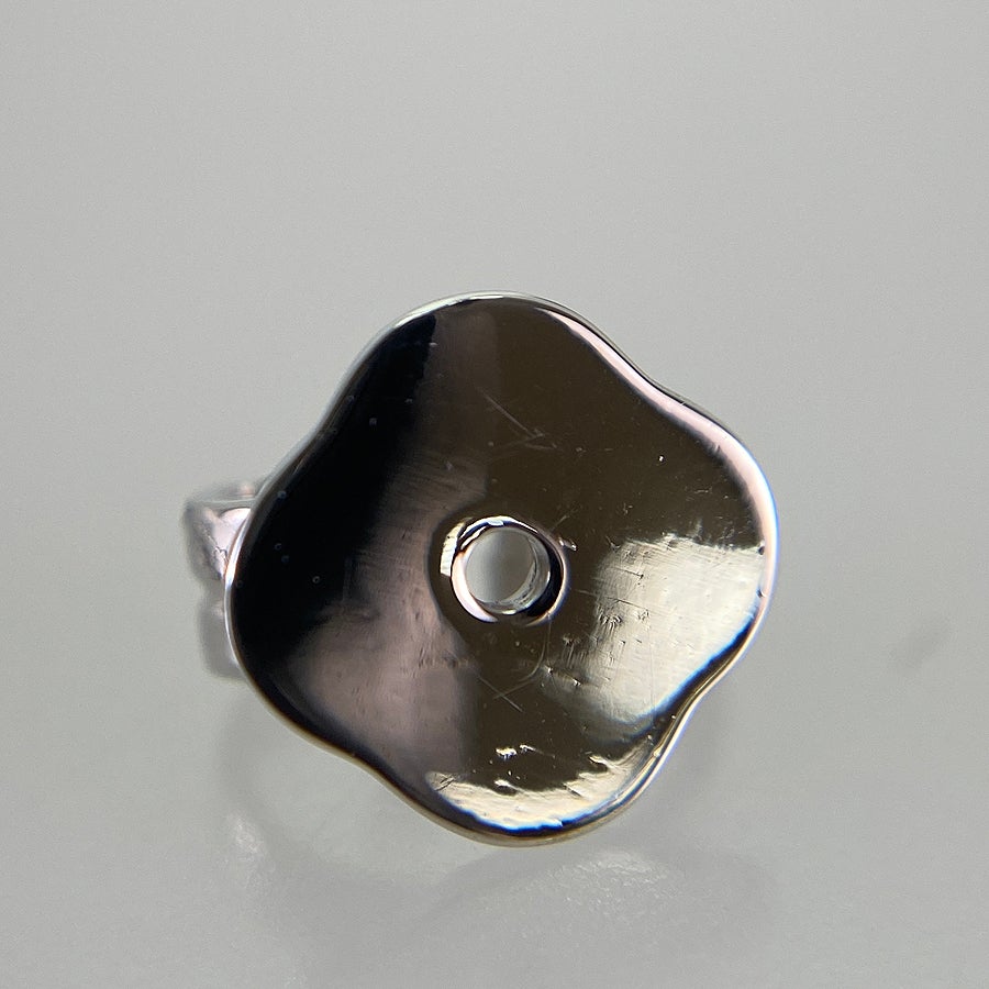 グラフ ピアス