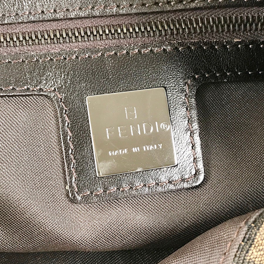 フェンディ ショルダーバッグ