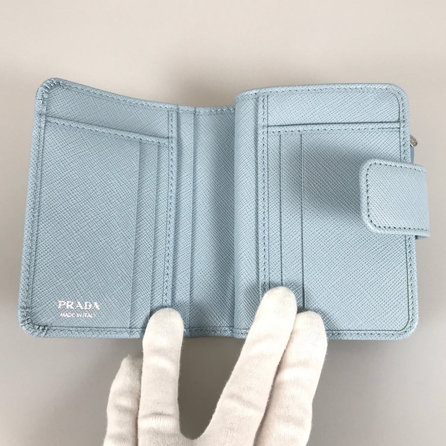 プラダ 二つ折り財布