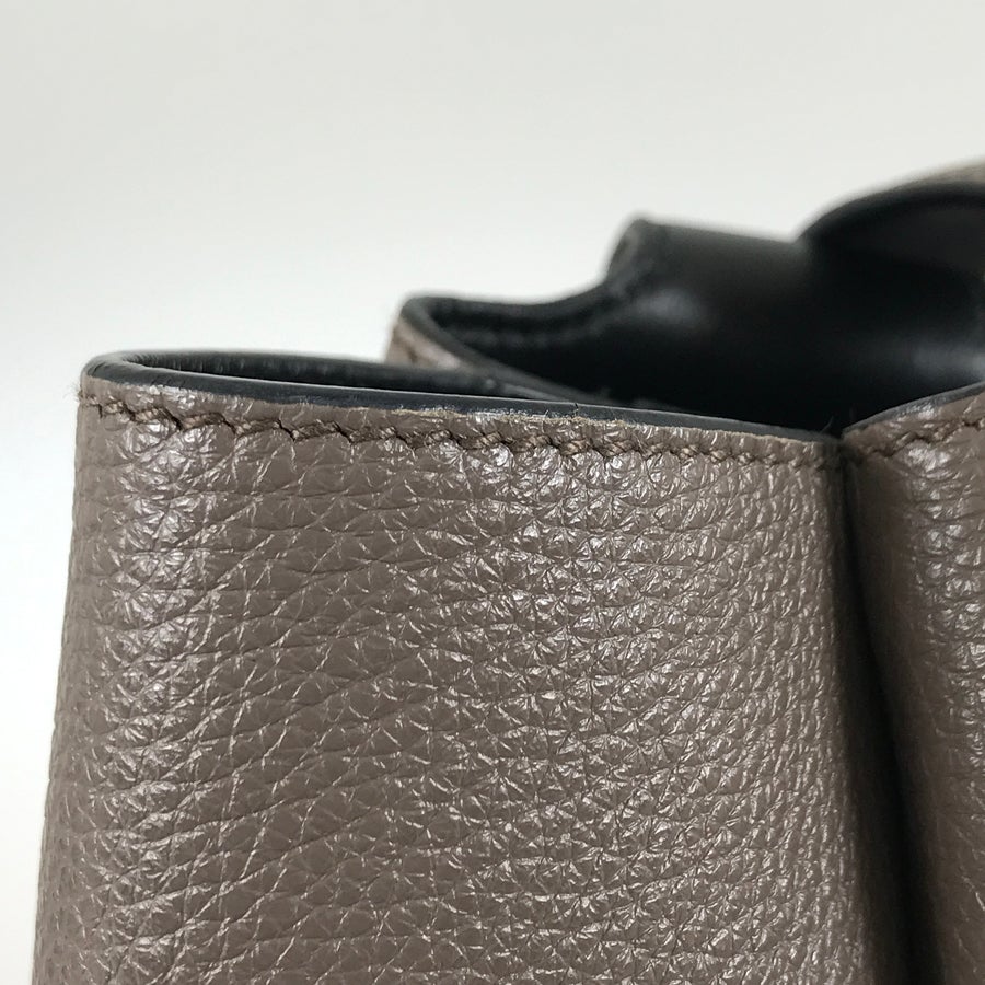 プラダ トートバッグ
