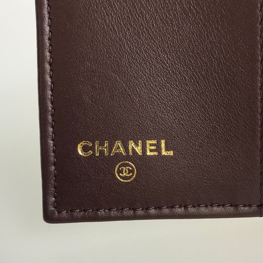 シャネル 三つ折り財布